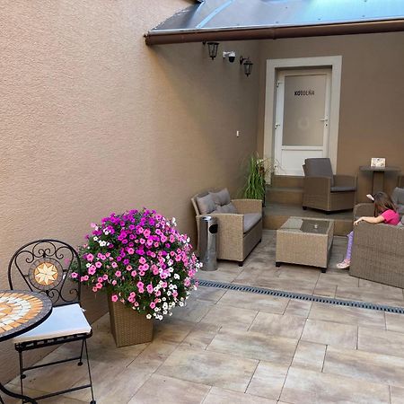 Apartament Corner House Łuczeniec Zewnętrze zdjęcie